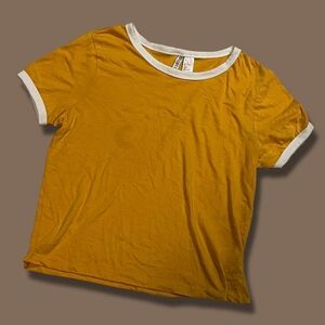 H&M Women's Yellow and White T-shirt
